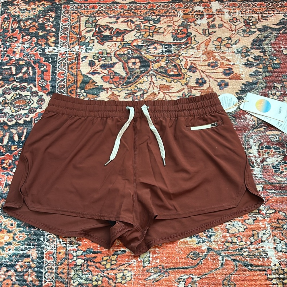 Vuori Women's Clementine Shorts in Brick